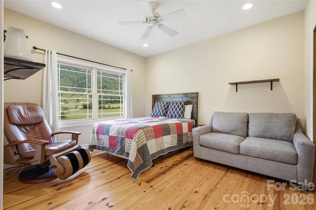 227 Black Bear Cove Clyde NC 28721