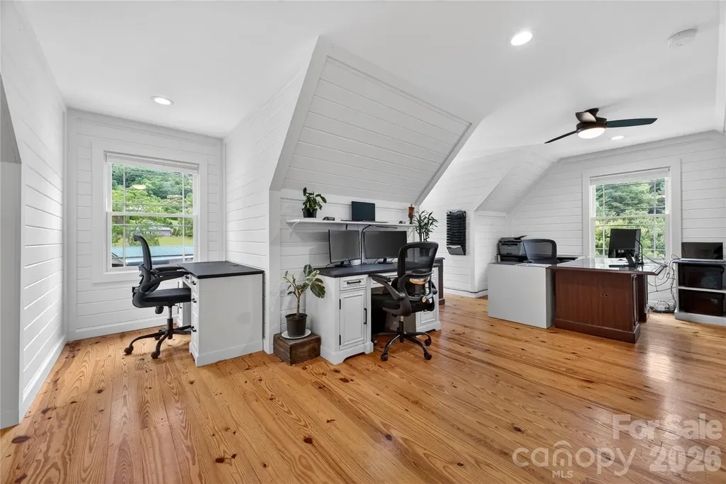 227 Black Bear Cove Clyde NC 28721