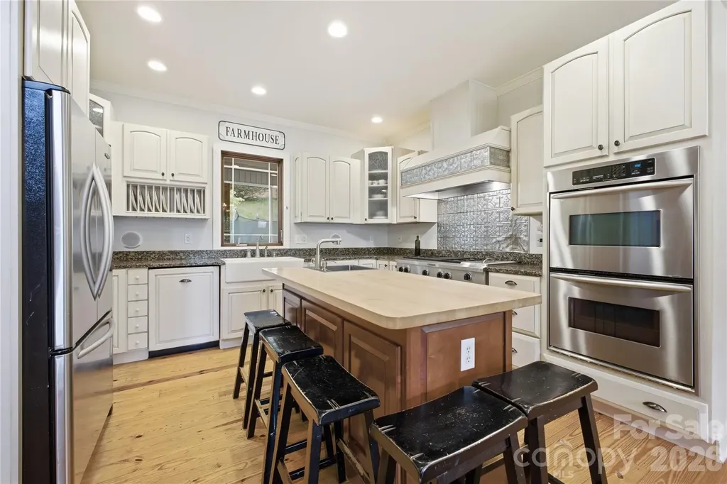 227 Black Bear Cove Clyde NC 28721