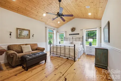 227 Black Bear Cove Clyde NC 28721