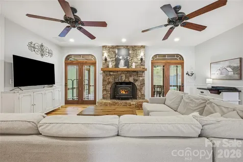 227 Black Bear Cove Clyde NC 28721