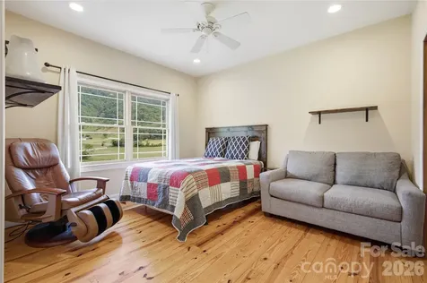 227 Black Bear Cove Clyde NC 28721