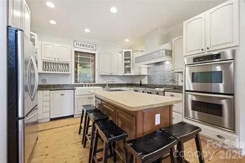 227 Black Bear Cove Clyde NC 28721