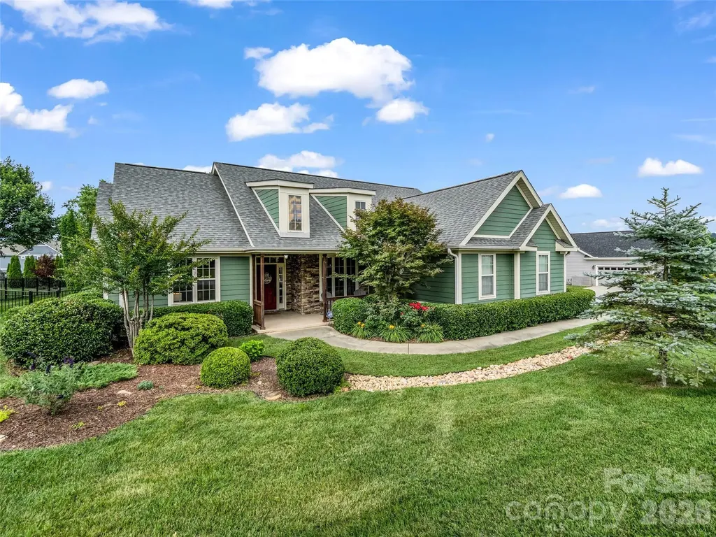 17 Black Iron Lane Hendersonville NC 28792