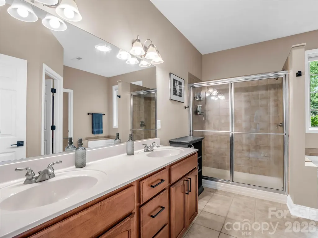 17 Black Iron Lane Hendersonville NC 28792