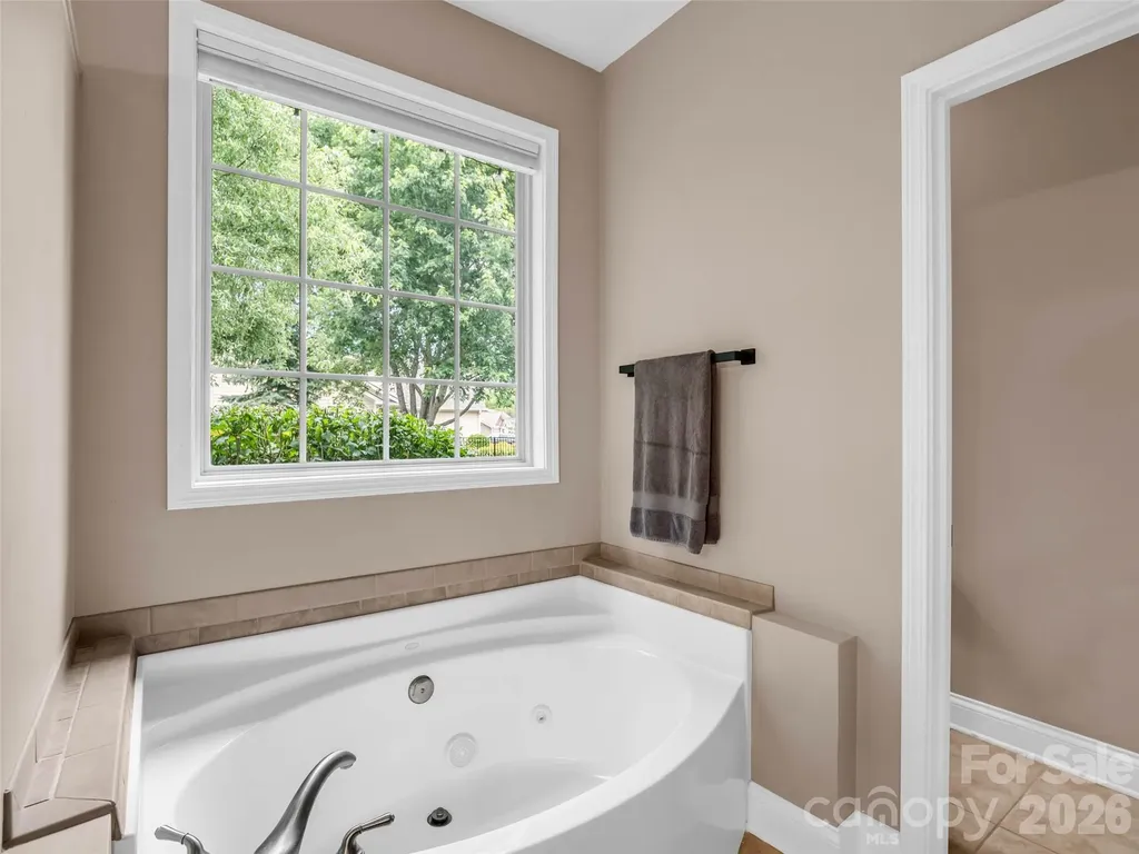 17 Black Iron Lane Hendersonville NC 28792