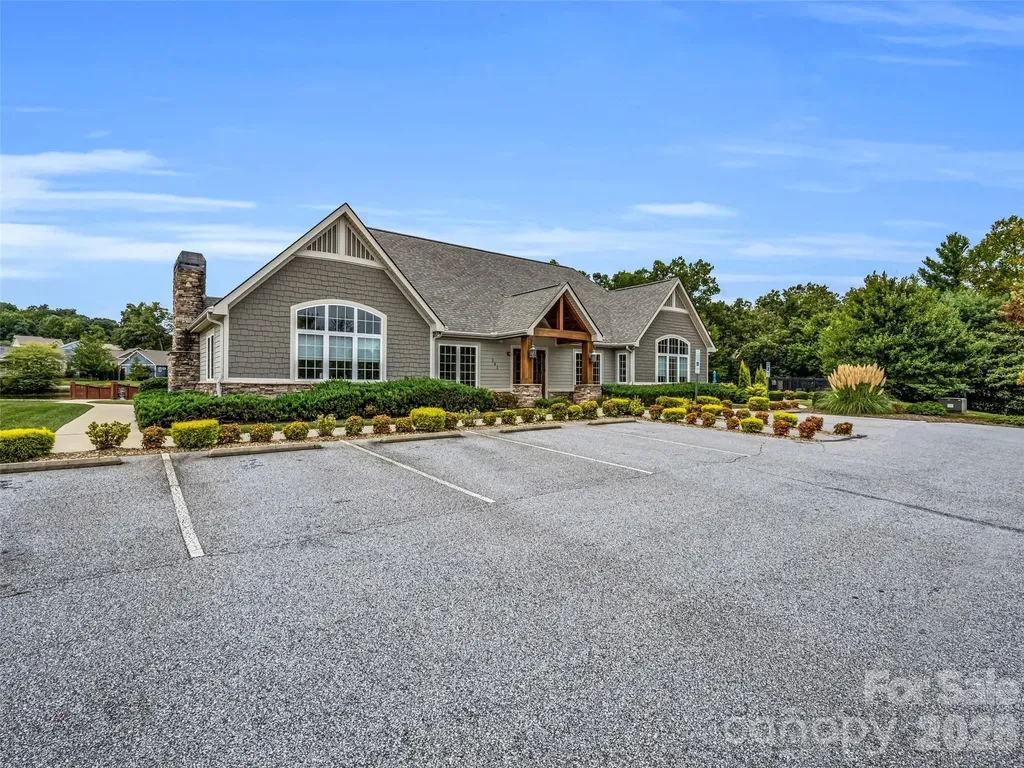 17 Black Iron Lane Hendersonville NC 28792