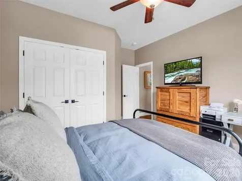 17 Black Iron Lane Hendersonville NC 28792