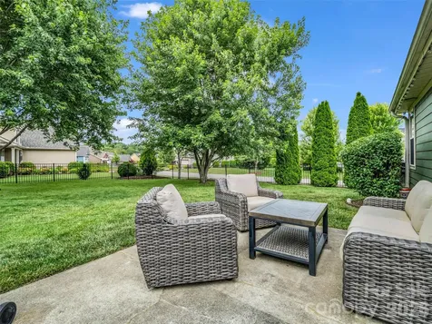 17 Black Iron Lane Hendersonville NC 28792
