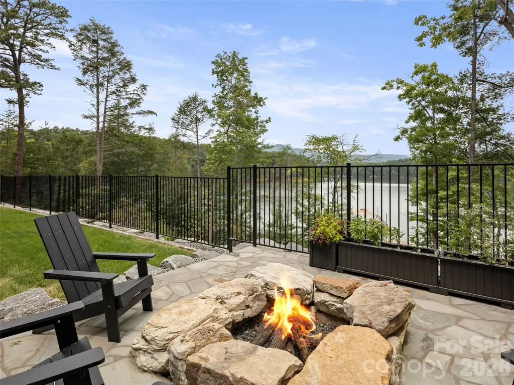 425 Dockside Drive Nebo NC 28761