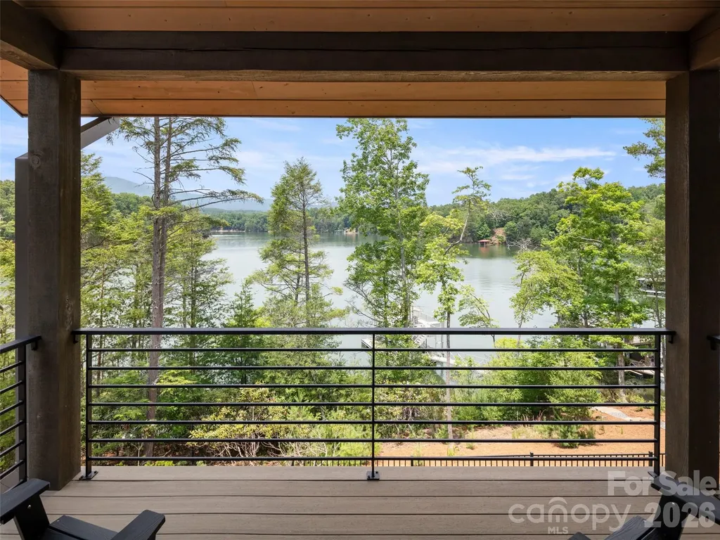 425 Dockside Drive Nebo NC 28761