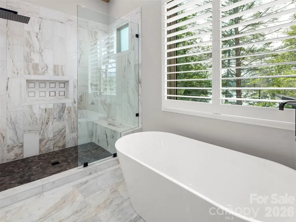 425 Dockside Drive Nebo NC 28761