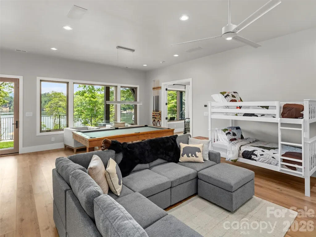 425 Dockside Drive Nebo NC 28761