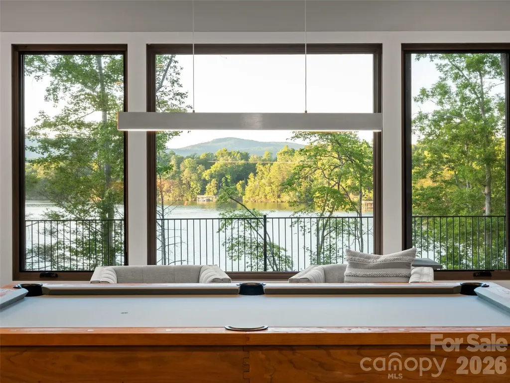 425 Dockside Drive Nebo NC 28761