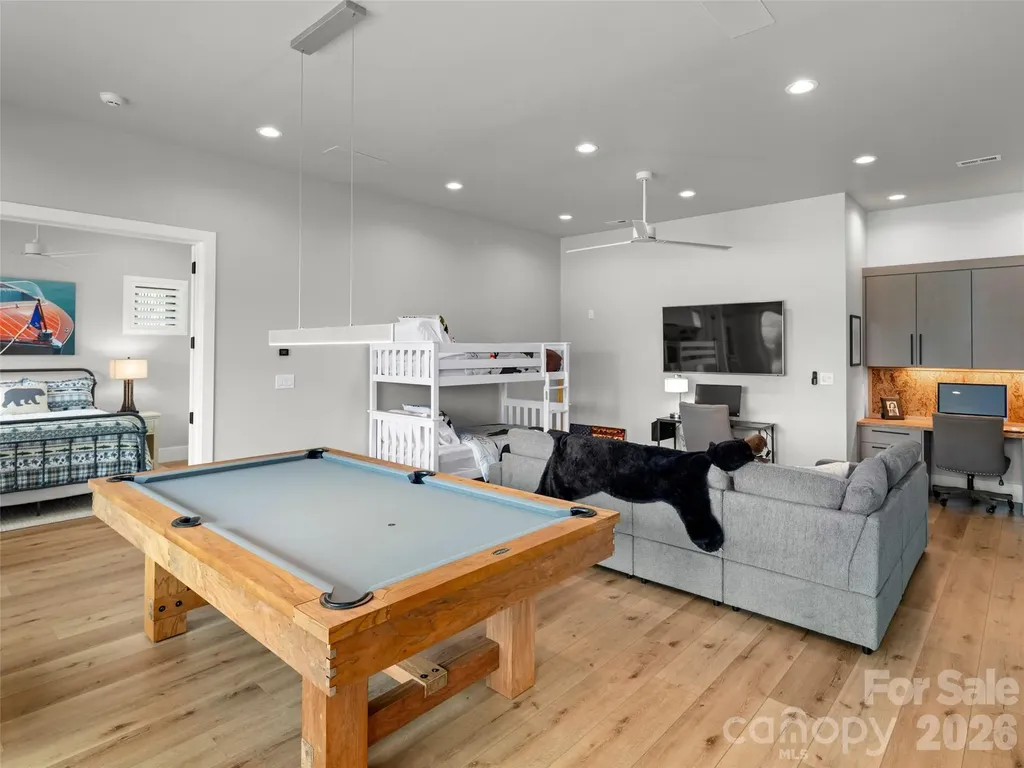 425 Dockside Drive Nebo NC 28761