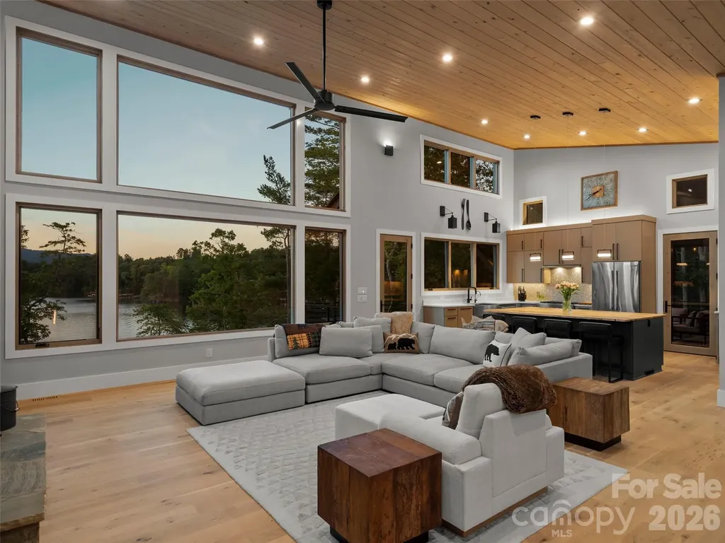 425 Dockside Drive Nebo NC 28761