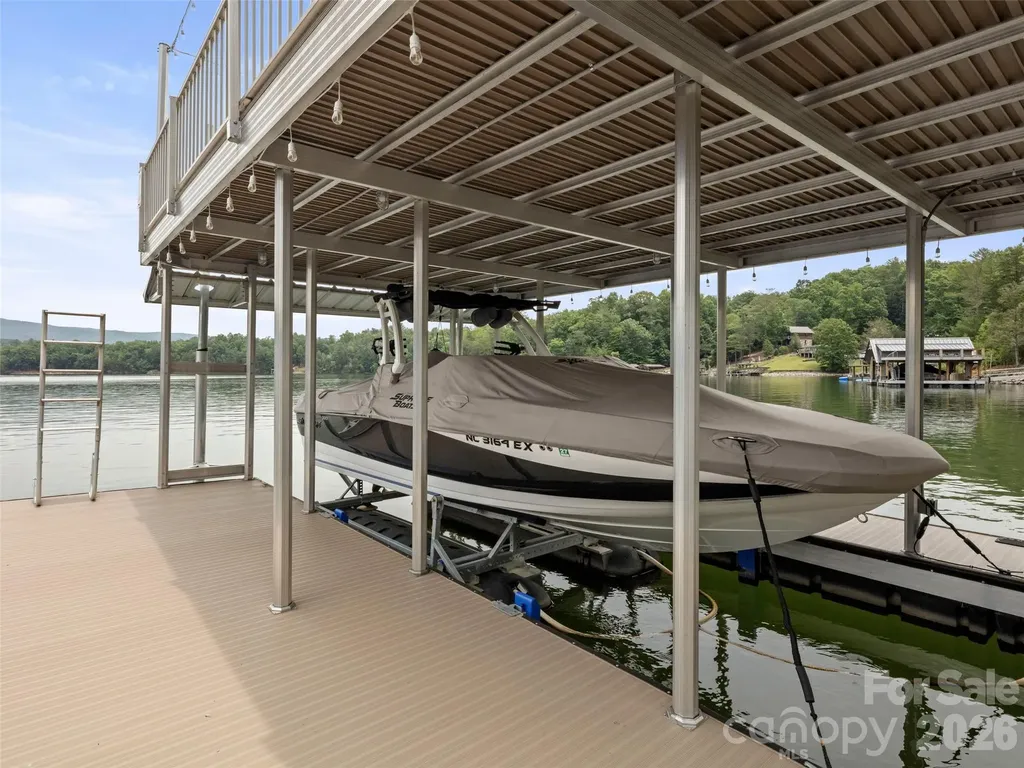 425 Dockside Drive Nebo NC 28761