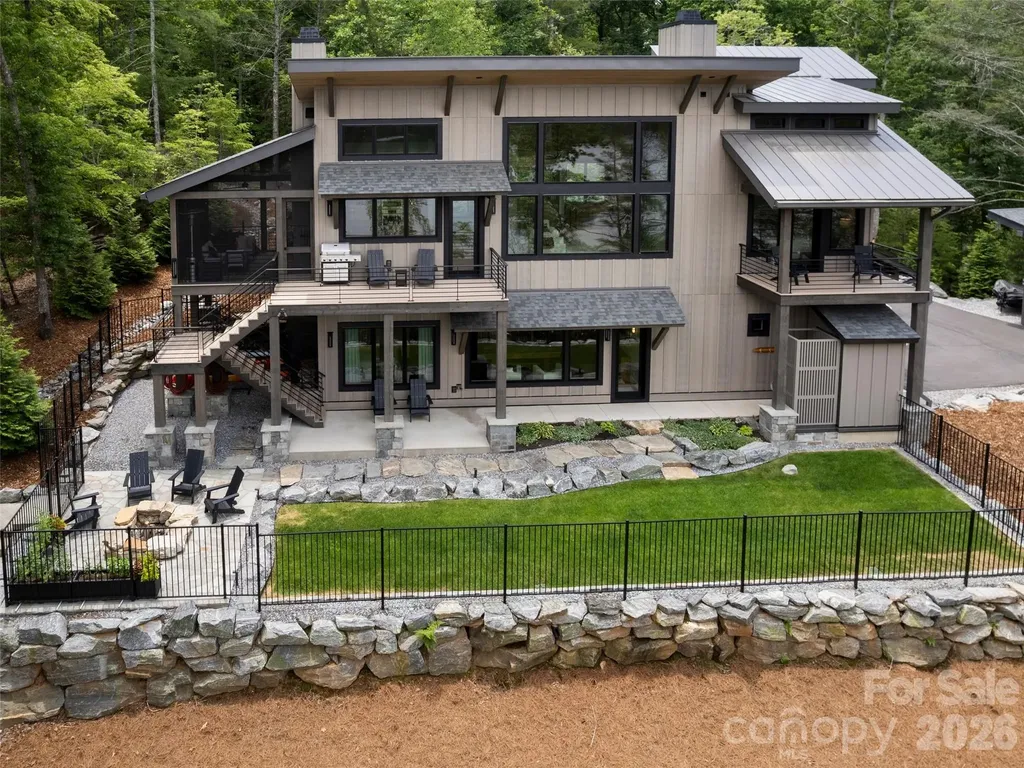 425 Dockside Drive Nebo NC 28761