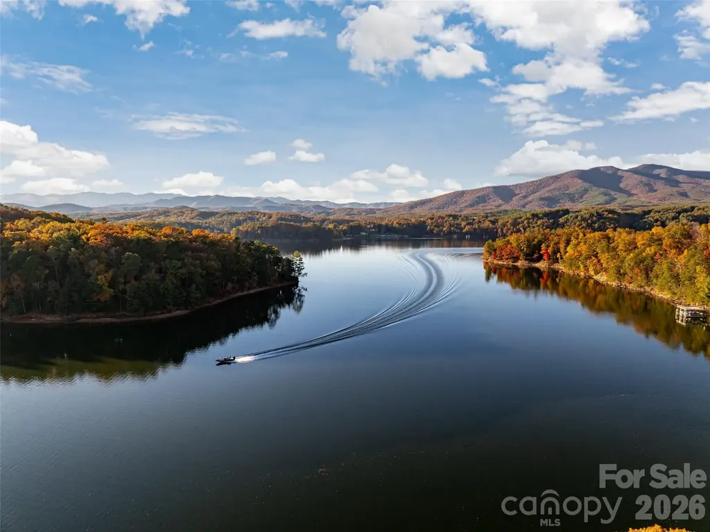 425 Dockside Drive Nebo NC 28761