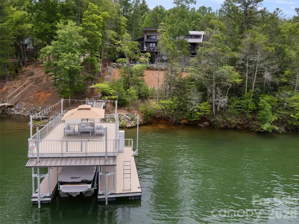425 Dockside Drive Nebo NC 28761