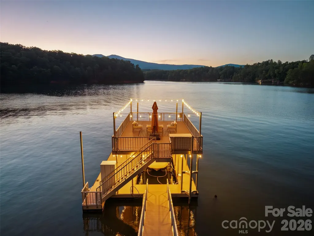 425 Dockside Drive Nebo NC 28761