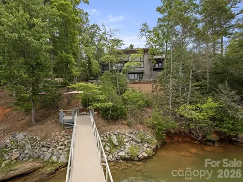 425 Dockside Drive Nebo NC 28761