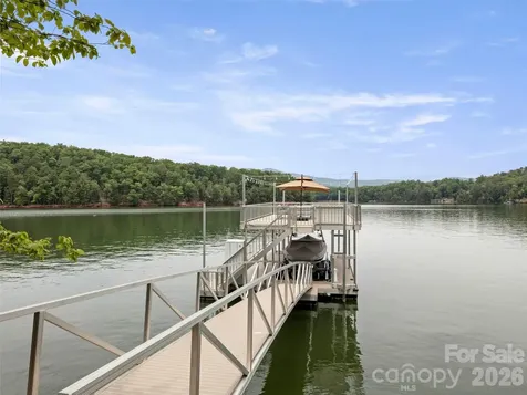 425 Dockside Drive Nebo NC 28761