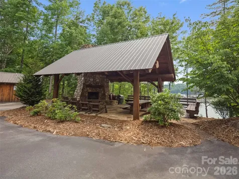 425 Dockside Drive Nebo NC 28761