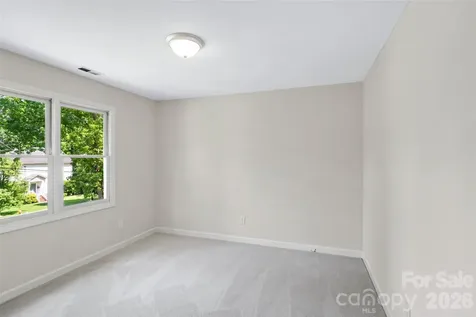 5516 Ilford Street Charlotte NC 28215