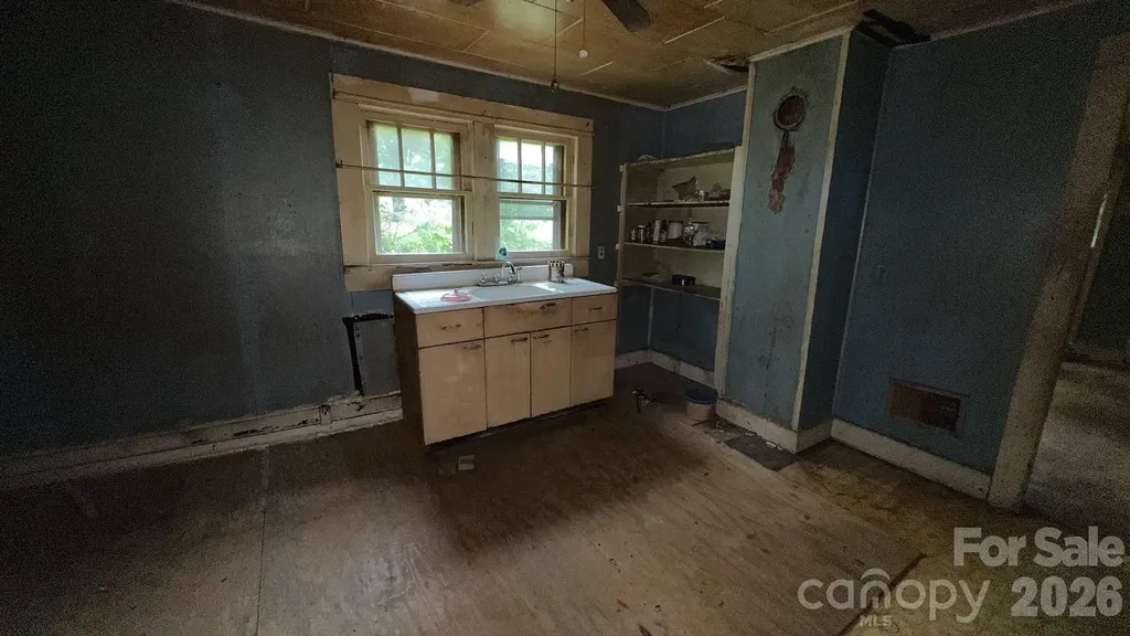 922 Us 70 W Morganton NC 28655