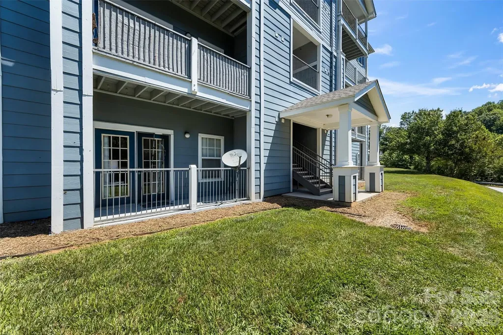 100 Vista Lake Drive Candler NC 28715