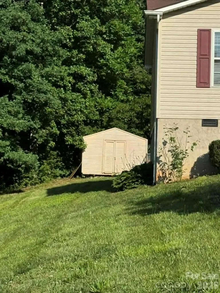 2588 Knight Drive Lenoir NC 28645