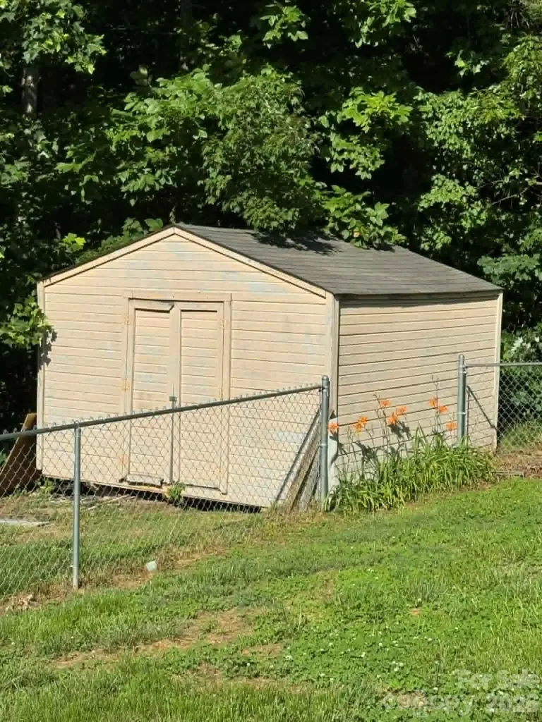2588 Knight Drive Lenoir NC 28645