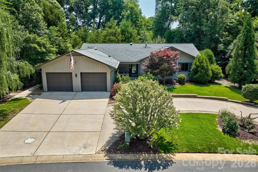 4 Catawba Ridge Court Lake Wylie SC 29710
