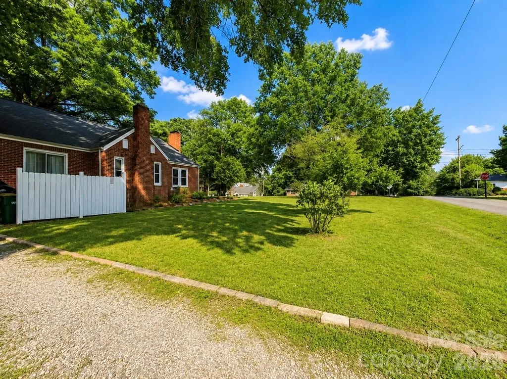 307 E 2nd Street Oakboro NC 28129