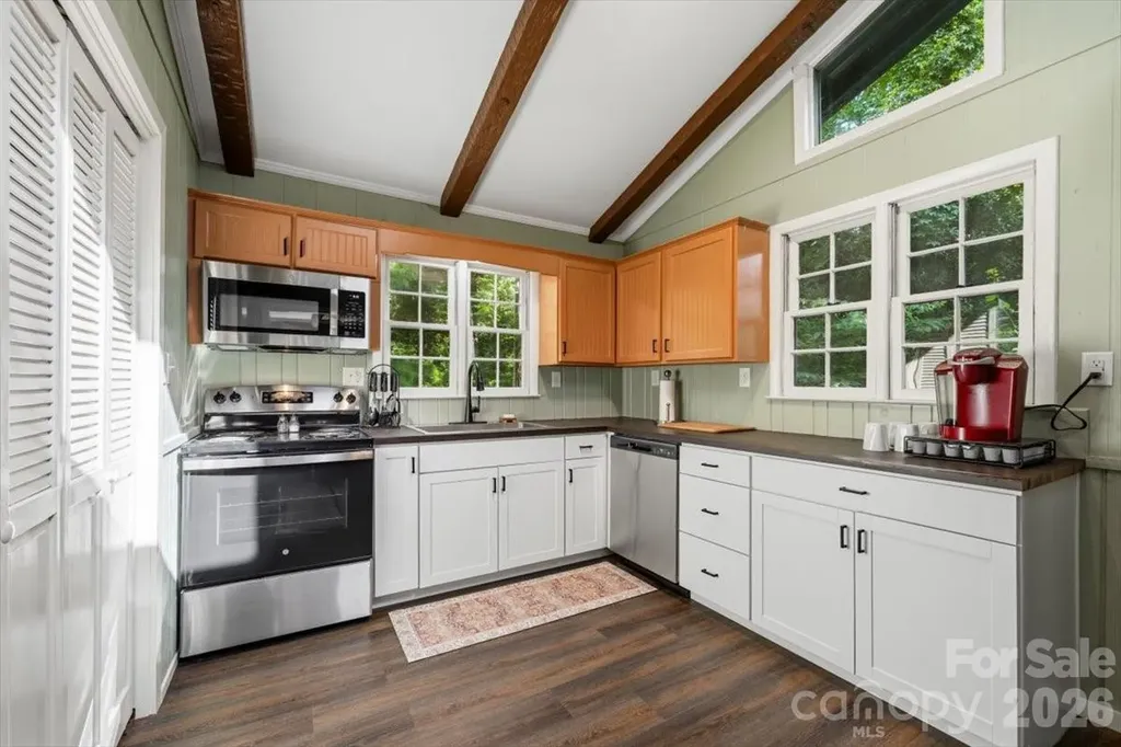 1878 Linville River Road Nebo NC 28761