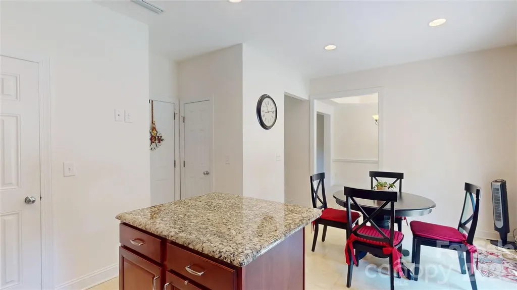 10731 Forest Drive Matthews NC 28105