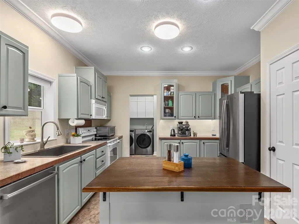 9 Cedar Hill Road Asheville NC 28806