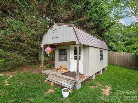 9 Cedar Hill Road Asheville NC 28806