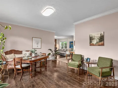 9 Cedar Hill Road Asheville NC 28806