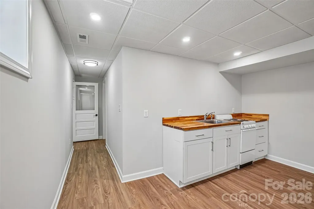 28 Ridgefield Place Asheville NC 28803