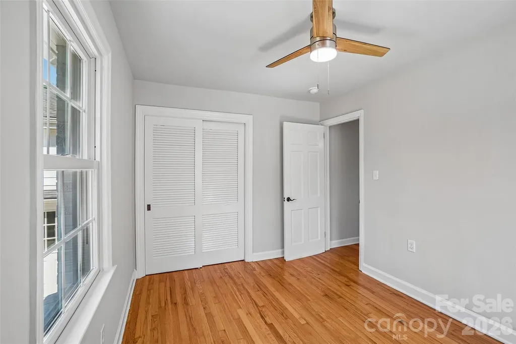 28 Ridgefield Place Asheville NC 28803