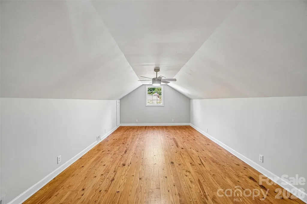 28 Ridgefield Place Asheville NC 28803