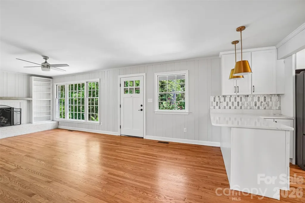 28 Ridgefield Place Asheville NC 28803