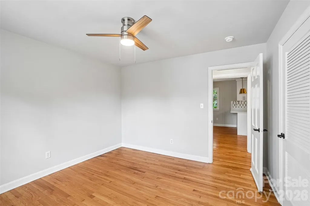 28 Ridgefield Place Asheville NC 28803