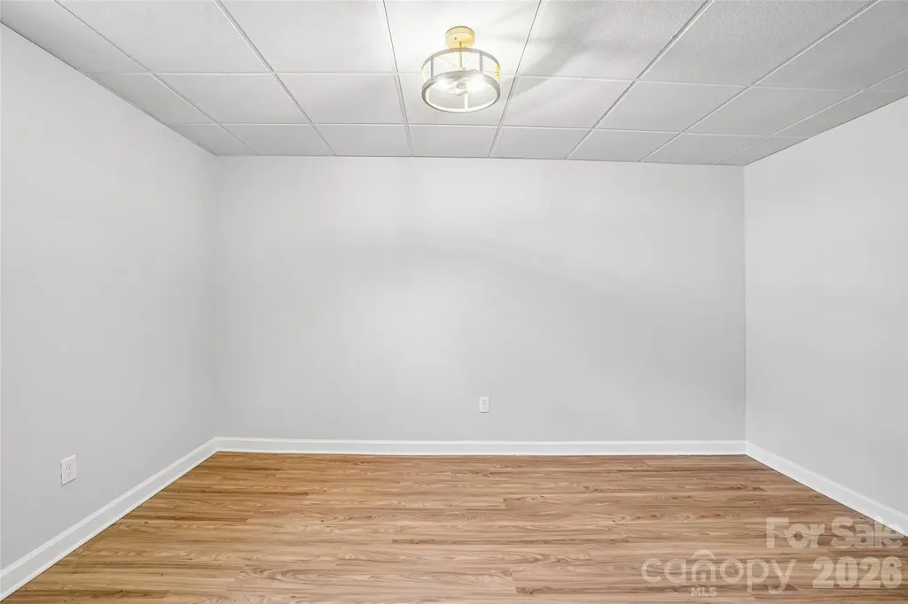 28 Ridgefield Place Asheville NC 28803