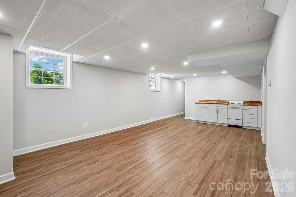 28 Ridgefield Place Asheville NC 28803