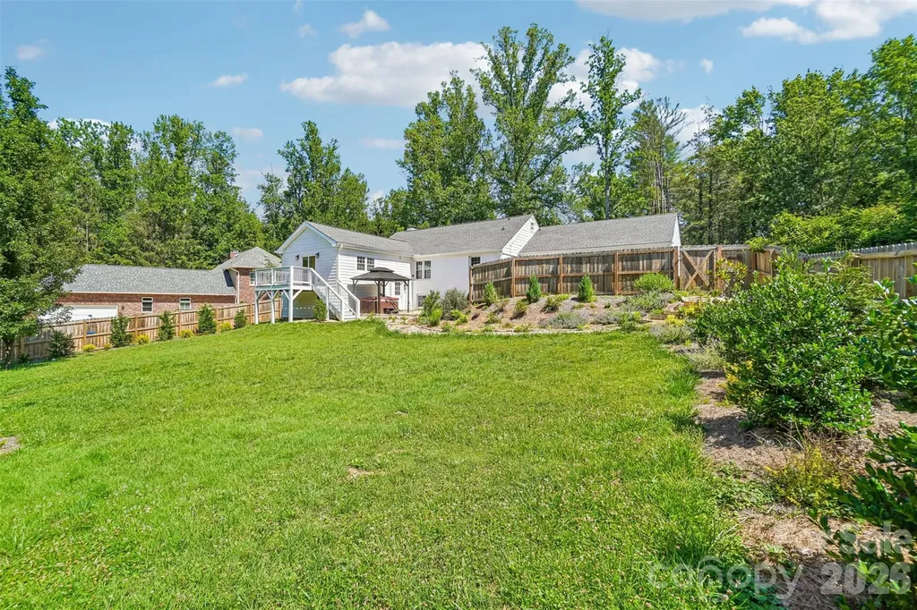 28 Ridgefield Place Asheville NC 28803