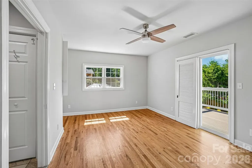28 Ridgefield Place Asheville NC 28803