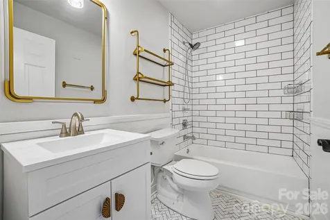 28 Ridgefield Place Asheville NC 28803